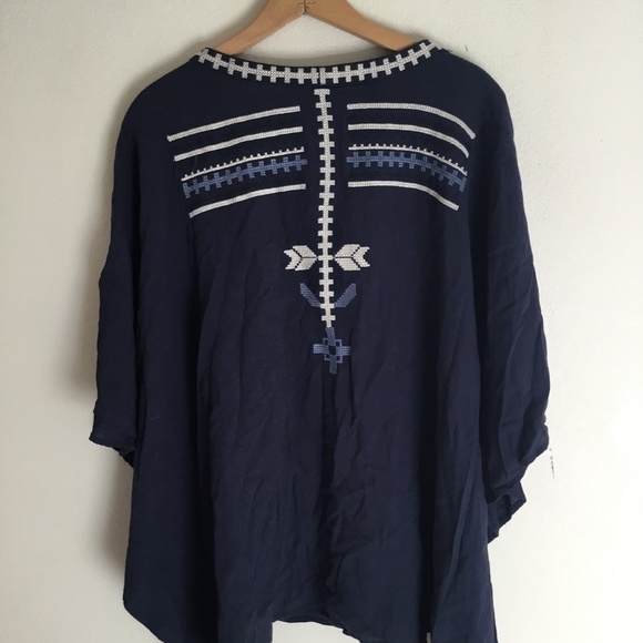 Mono Reno Embroidered Blousy/Tunic/Top is NWOT! Size Small (RUNS LARGE!) - Picture 2 of 3